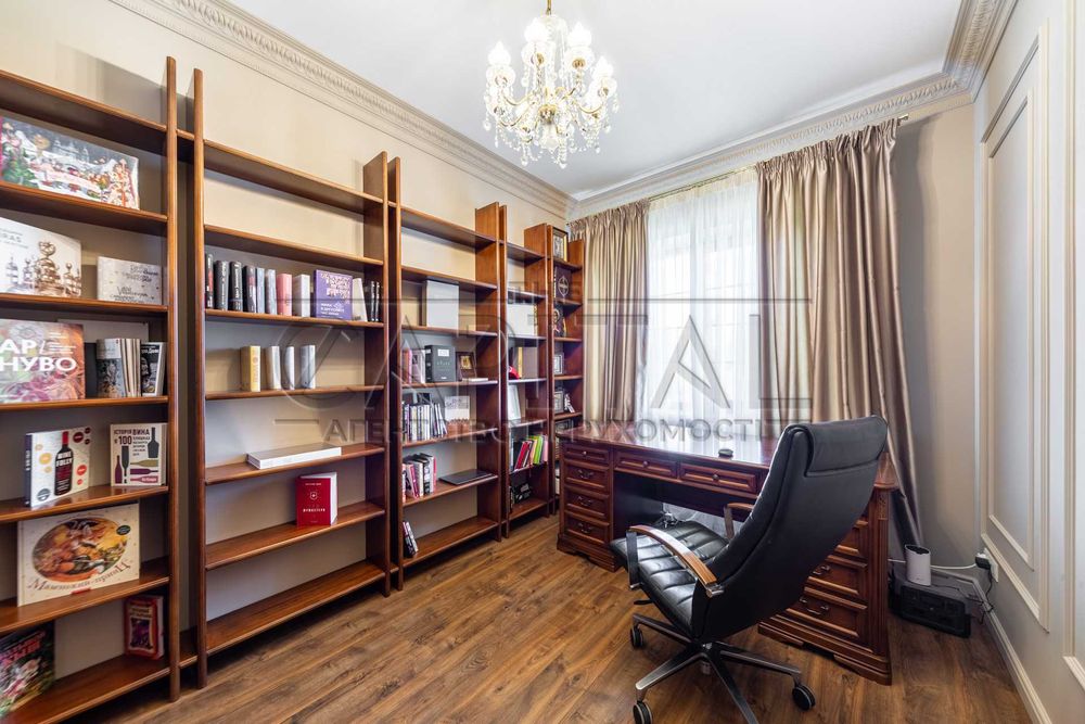 Продаж будинку, Золоче, 490м2, 25с, басейн, вихід на воду