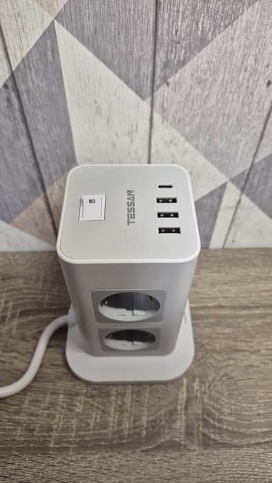 TESSAN подовжувач 8 розеток, 3 USB A + 1 USB C, 3 м