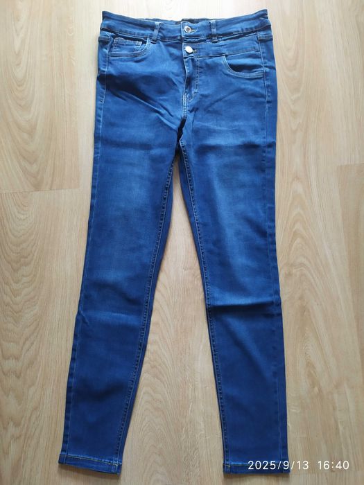 Spodnie damskie Mohito jeans