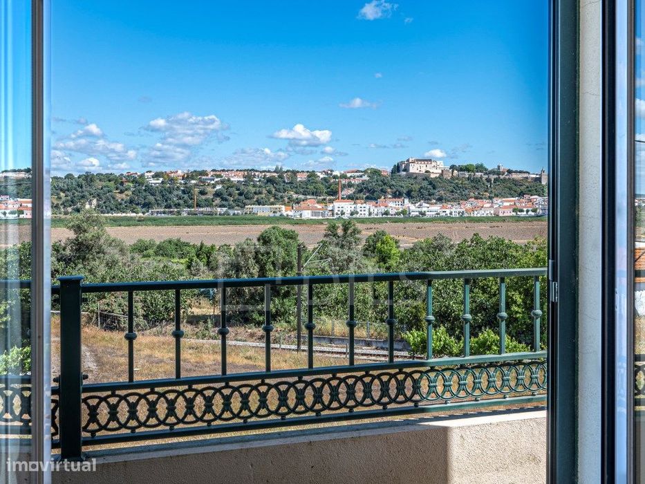 Moradia T4 com vistas desafogas sobre o rio e Alcácer do Sal
