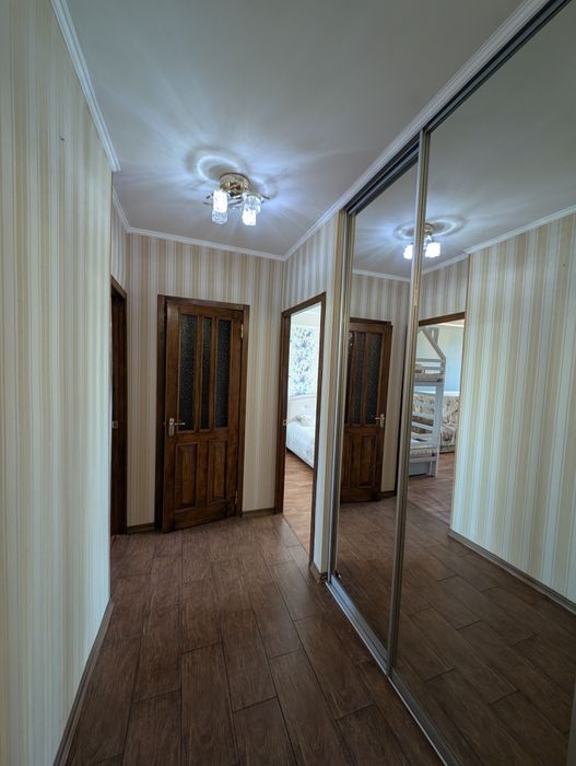 Продам 3 комнатную квартиру.Ремонт.Горизонт.Индустриальная