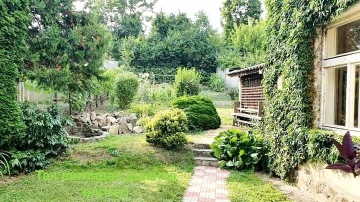 Оренда затишного будинку в центрі міста