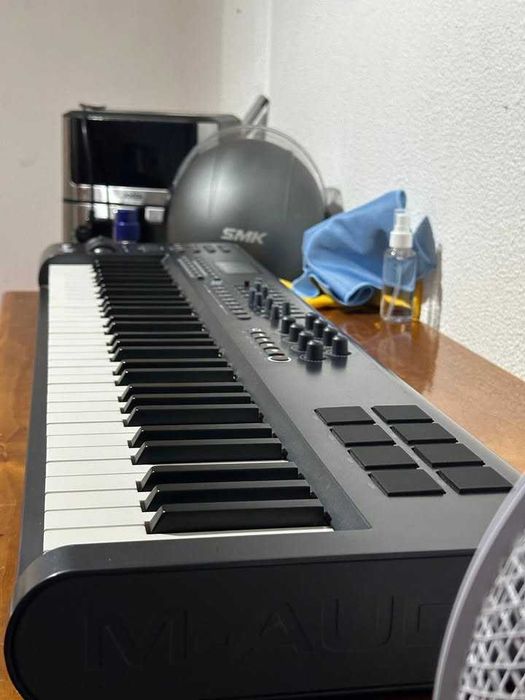 M-Audio AXIOM 61 Usado + Case