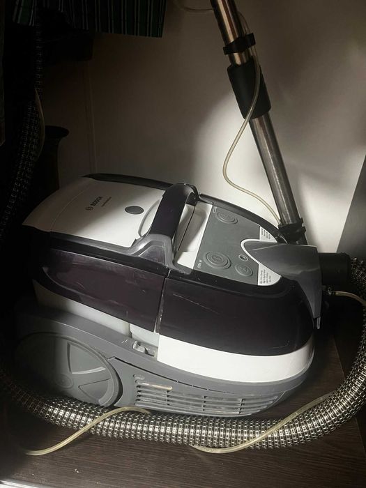 Миючий пилосос з аквафільтром BOSCH BWD41740