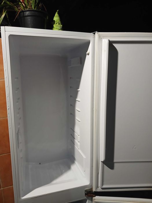 Frigorífico de embutir