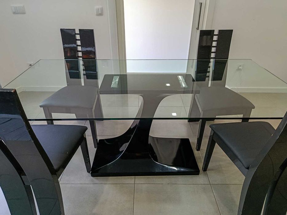 Mesa de Jantar com Vidro Temperado + Conjunto de Cadeiras