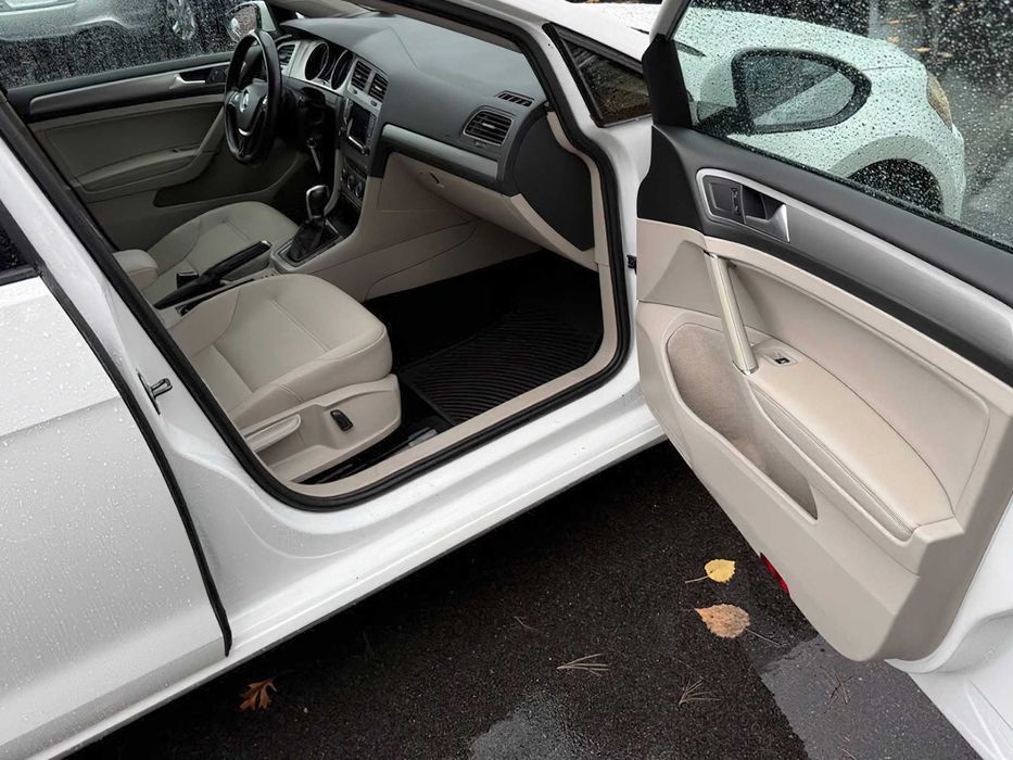 Volkswagen Golf      2015