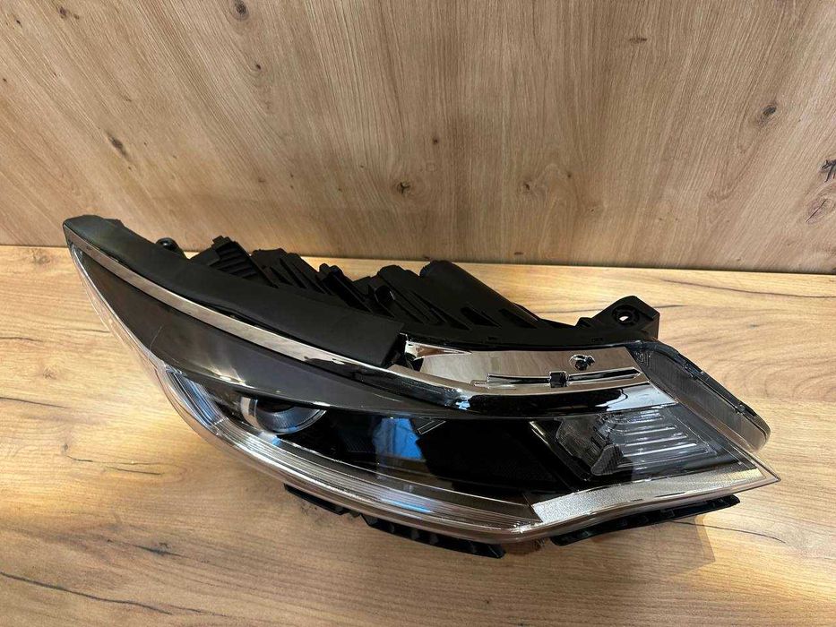 Фара правая, левая новая KIA Optima (K5) аналог