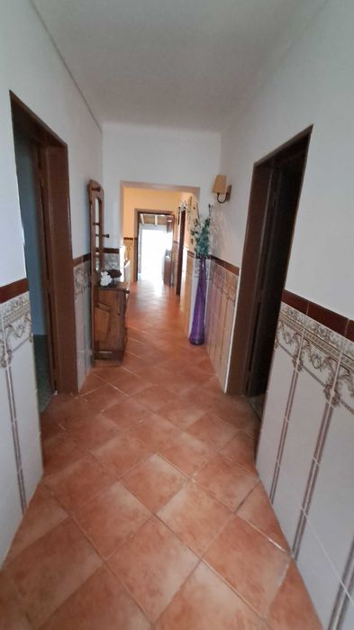 Moradia T3 com boas áreas em Vale de Vargo