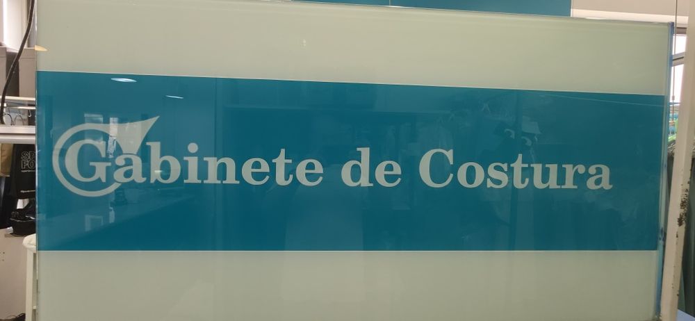 Alugo gabinete de contura