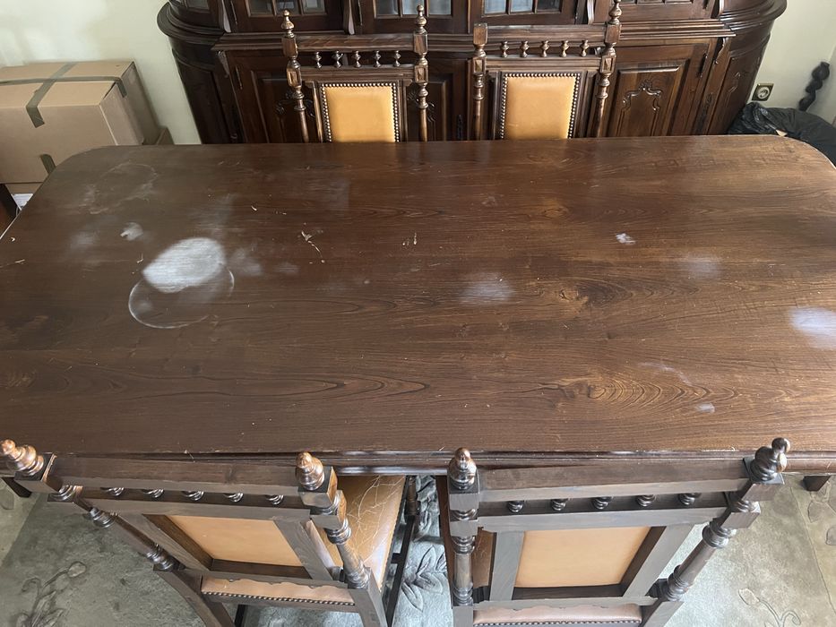 Mesa de sala com 6 cadeiras