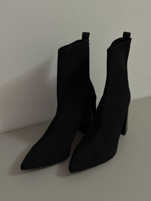 Чобітки чорні zara 36