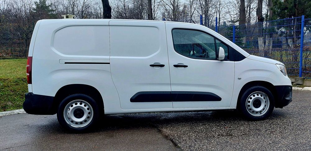 Wynajem samochodu dostawczego,  różne modele,  ceny od 99zł