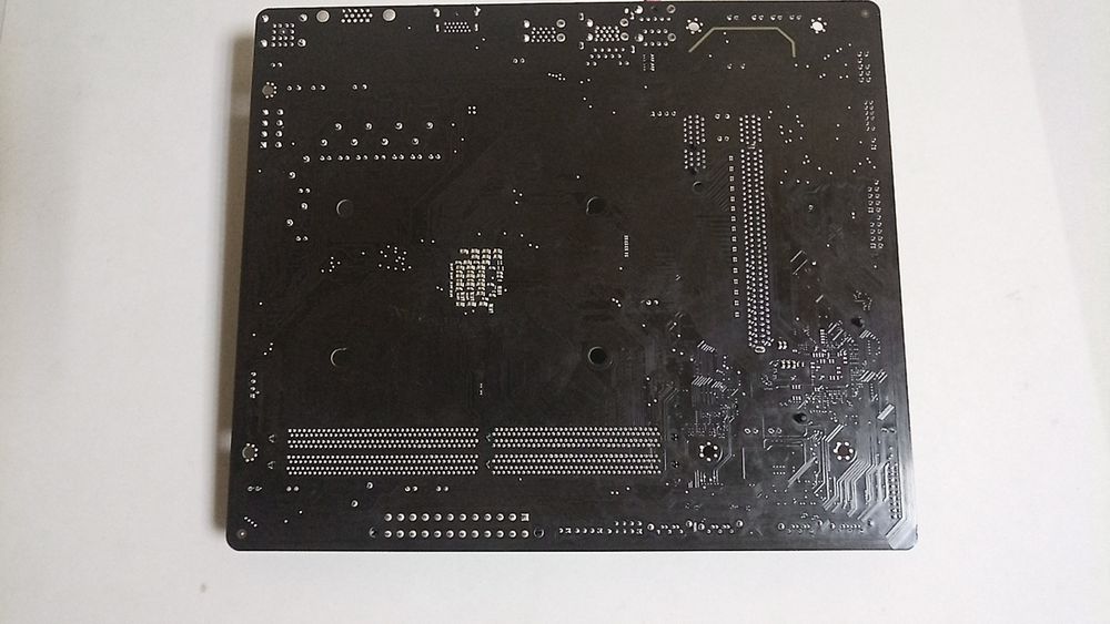 GIGABYTE A520M K +Ryzen 5 3600X (не робоче)