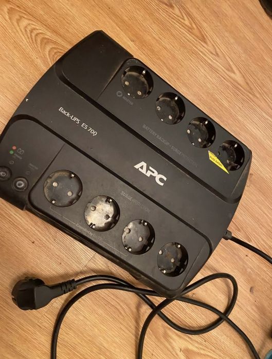 Безперебійник ІБП APC Back-UPS ES 700