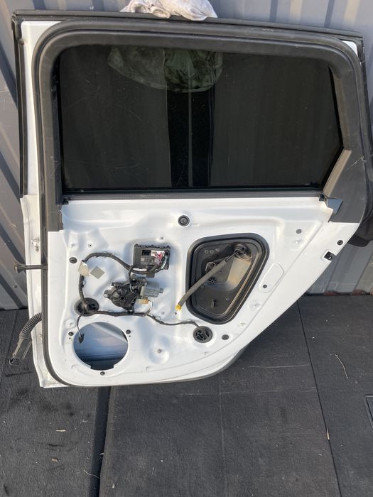 Drzwi prawy tył A4 B9 Avant 2016r Przed lift