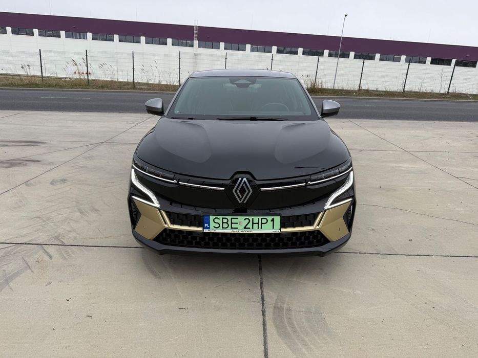 Renault Megane 2022 Pełna możliwa wersja wyposażenia 60KWH 8136 km