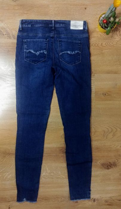 Spodnie jeansy Only z przetarciami