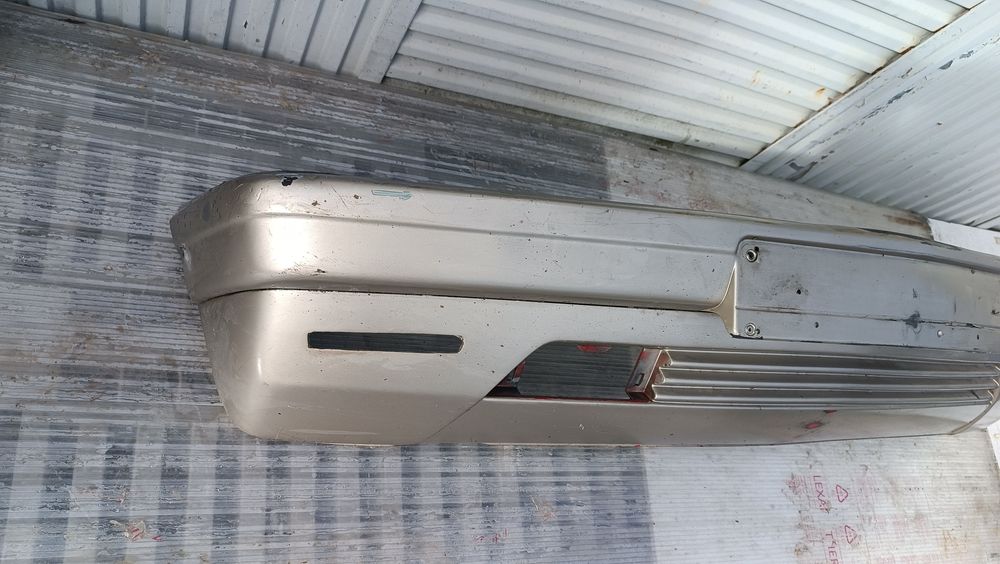 Vendo parachoque de frente Mercedes Benz W 201 ano 1993/98