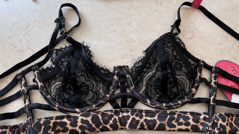 Hunkemoller Бюст привптная колекция