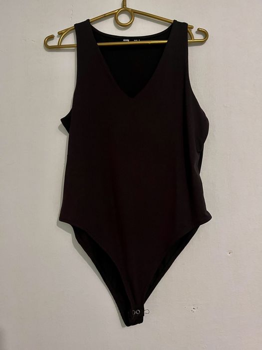 Простий чорний боді