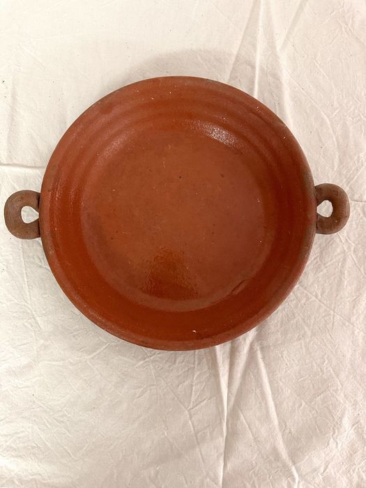 Frigideira de barro antiga