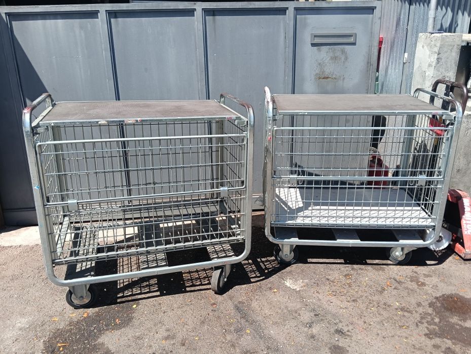 Carrinhos armazém loja reposição