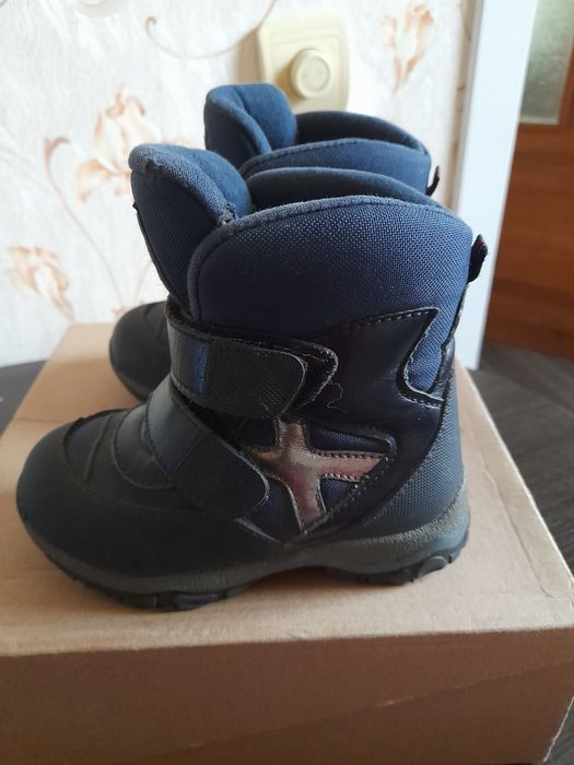 Зимові чобітки термо на хлопчика розмір 24.