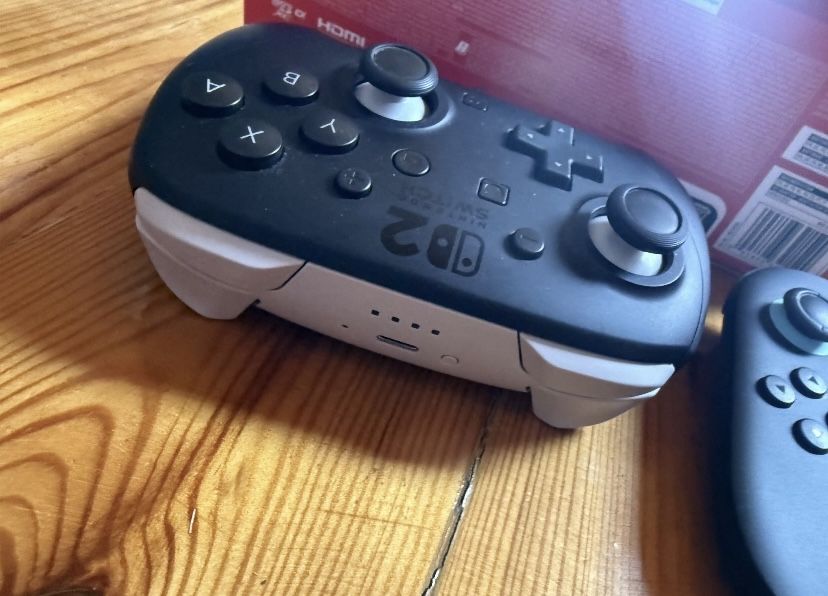 Nintendo Switch 2 + Pro Controller + Elden Ring + Assassin's Creed Shadows