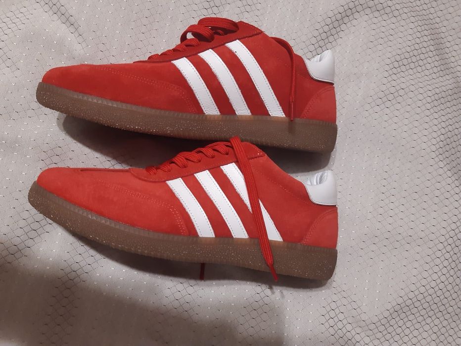 Кросівки жіночі нові