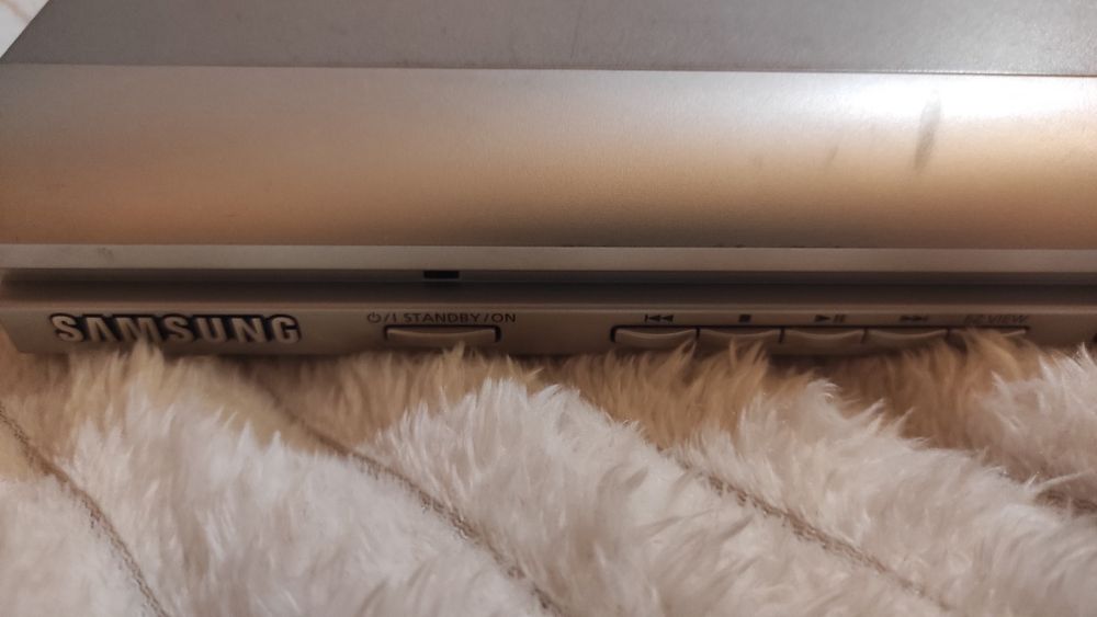 DVD-плеєр Samsung DVD-P244 — робочий