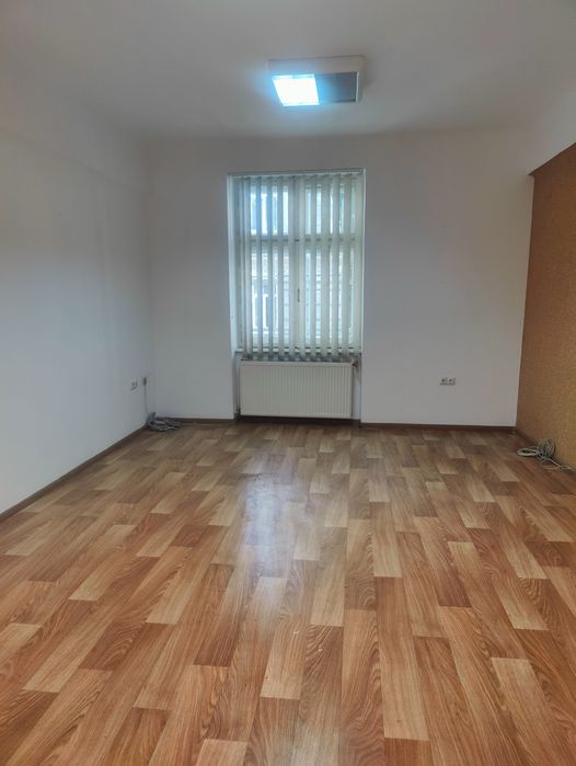 Оренда Комерція вул. Коновальця ( бічна)Офіс 2 кім 50 м.кв ,ц 250 $ - Вид 4