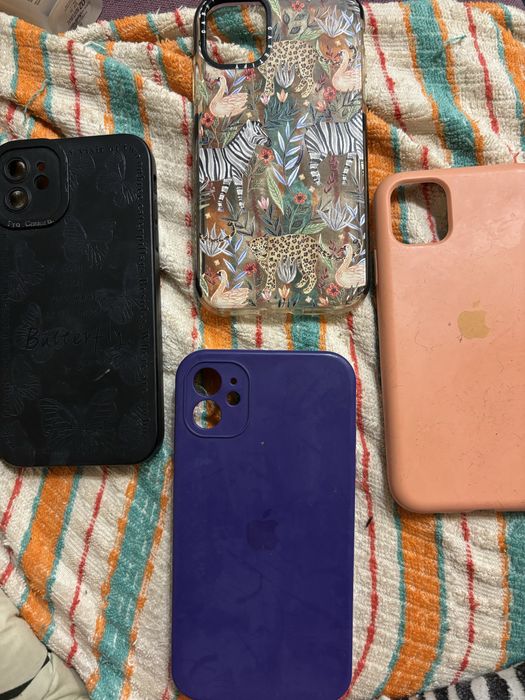 Продам чехлы на 11 айфон