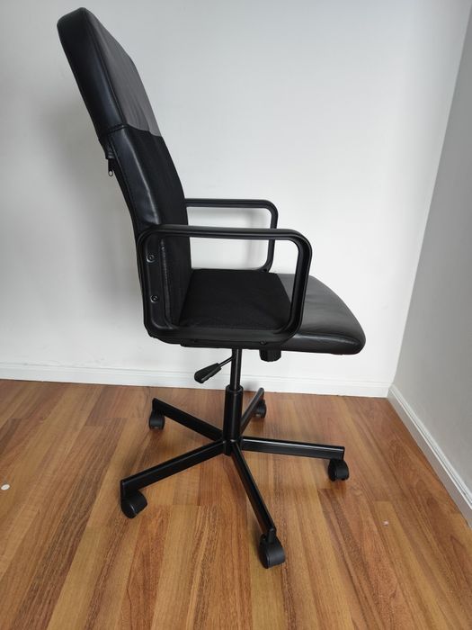 Cadeira giratória IKEA