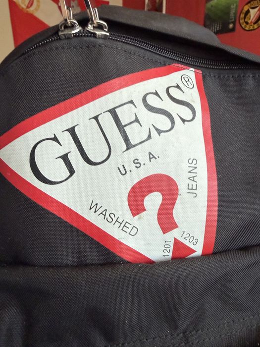 Oryginalny plecak Guess stan dobry