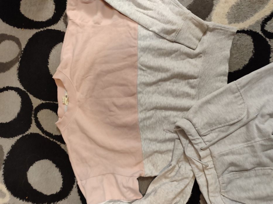 Спортивний костюм на дівчинку сірого кольору