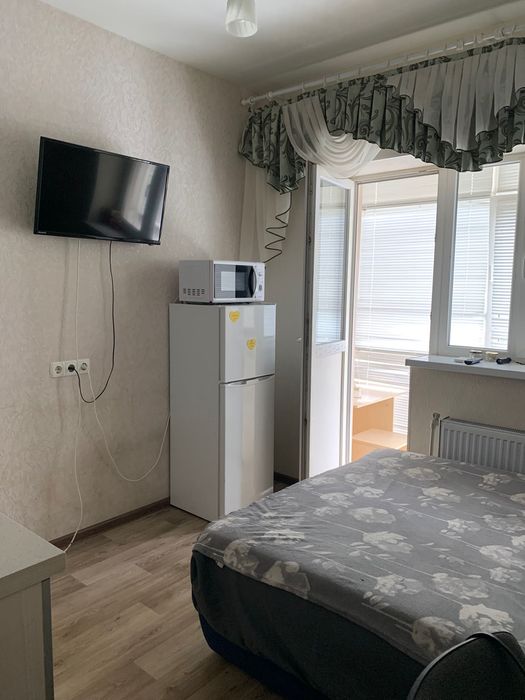 Квартира  метро Спортивна ,Захисників  від власника