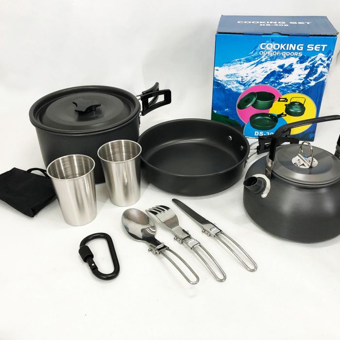 Набір туристичного посуду зі столовими приладами похідний посуд