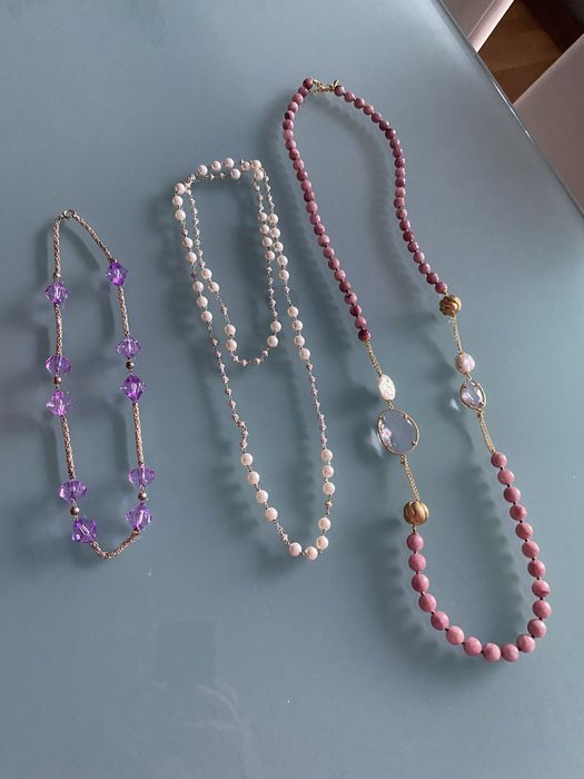 Colares de diversos materiais com design único