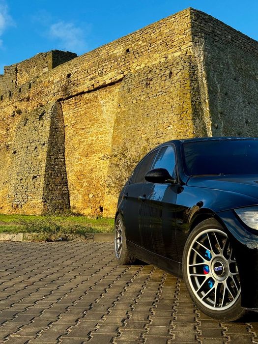 Продам бмв е90 320