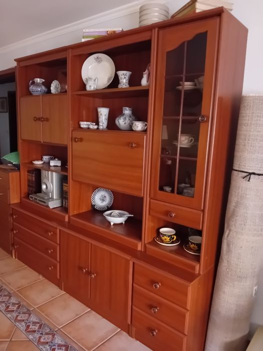 Móvel sala com cristaleira