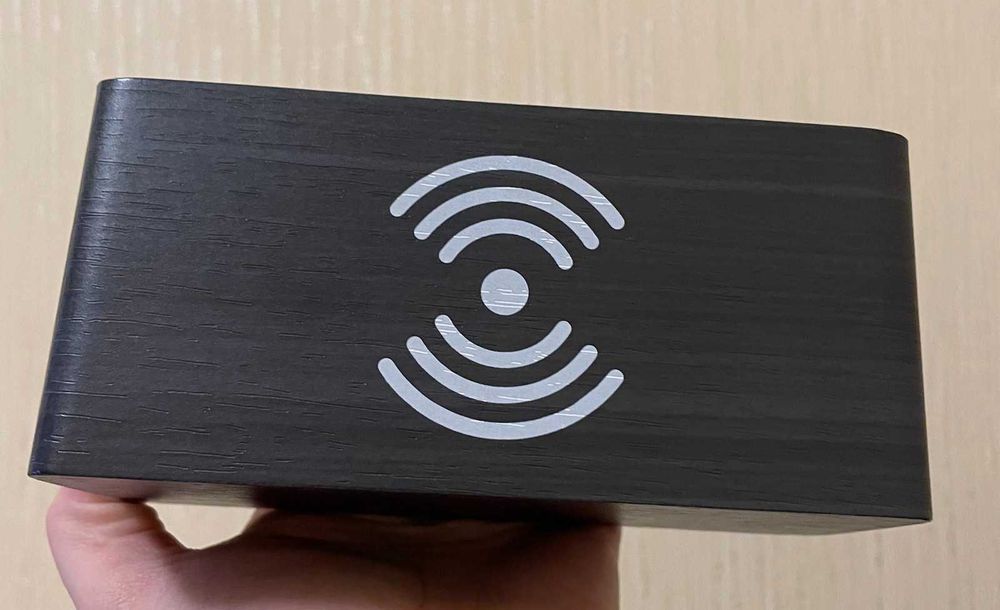 Будьльник!FiBiSonic LED Дерев'яний,  бездротовим зарядним пристроєм