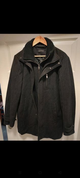 Krótki ciemny klasyczny płaszcz bosmanka z golfem Calvin Klein Wool we