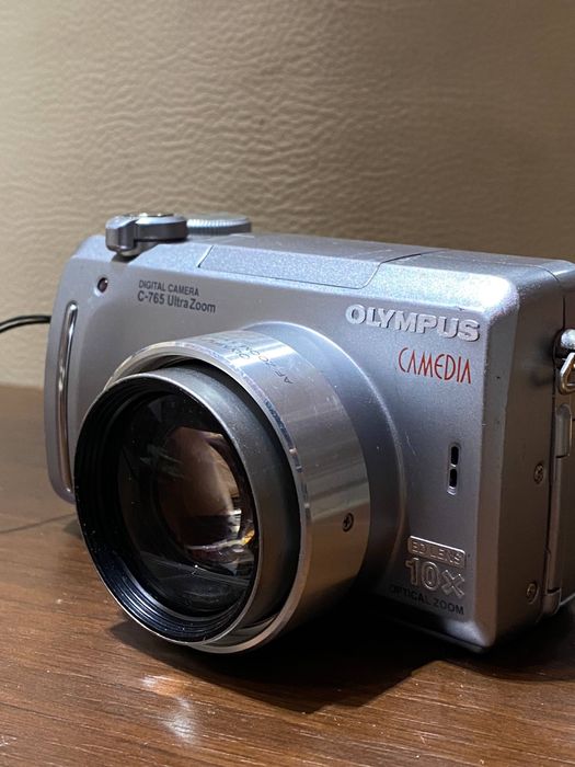 Olympus CAMEDIA C-765 Ultra Zoom, 10× оптичний зум