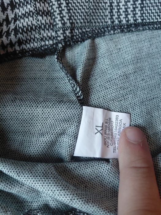 Calções de Senhora em muito bom estado geral. Tamanho:XL