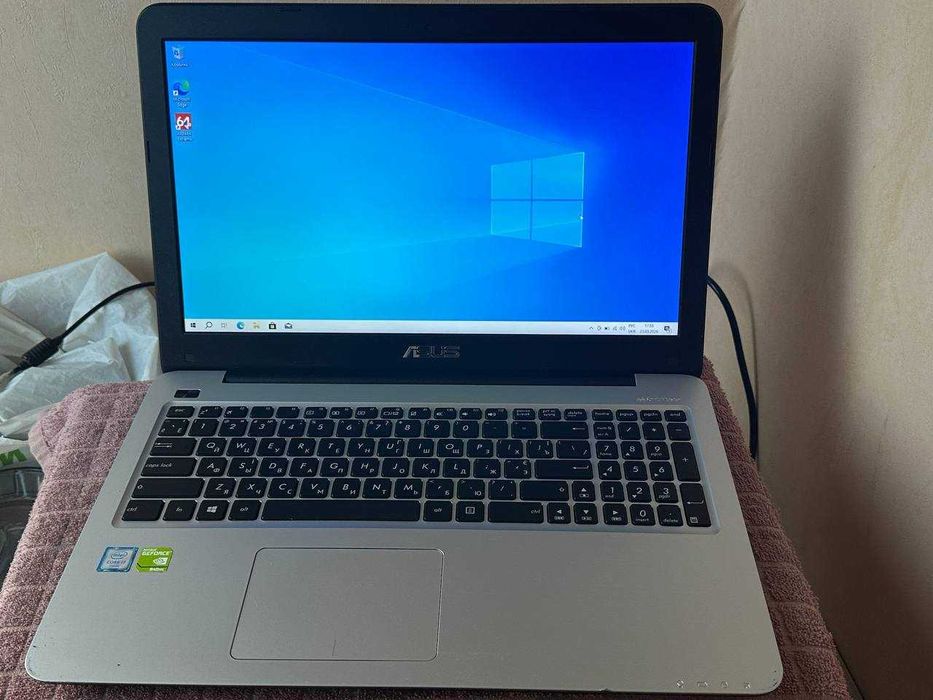Ноутбук Asus 15.6" Core i7-6500/12Gb/256 SSD+1Tb HDD/940MX