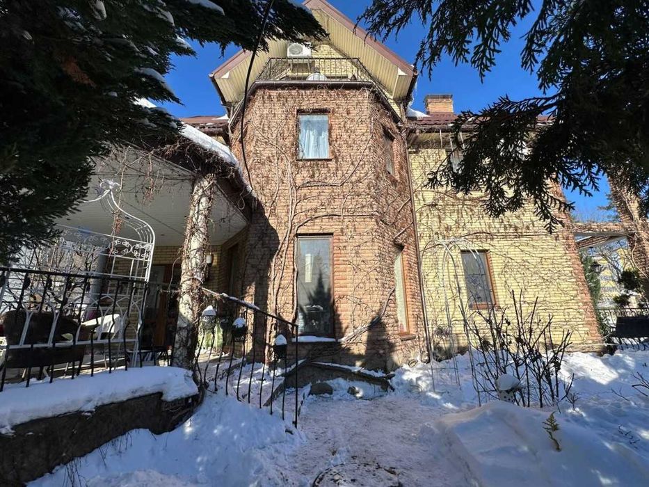 Продаж діючого готелю 900м². Ресторан. Б'юті-послуги. Центр.ID:721