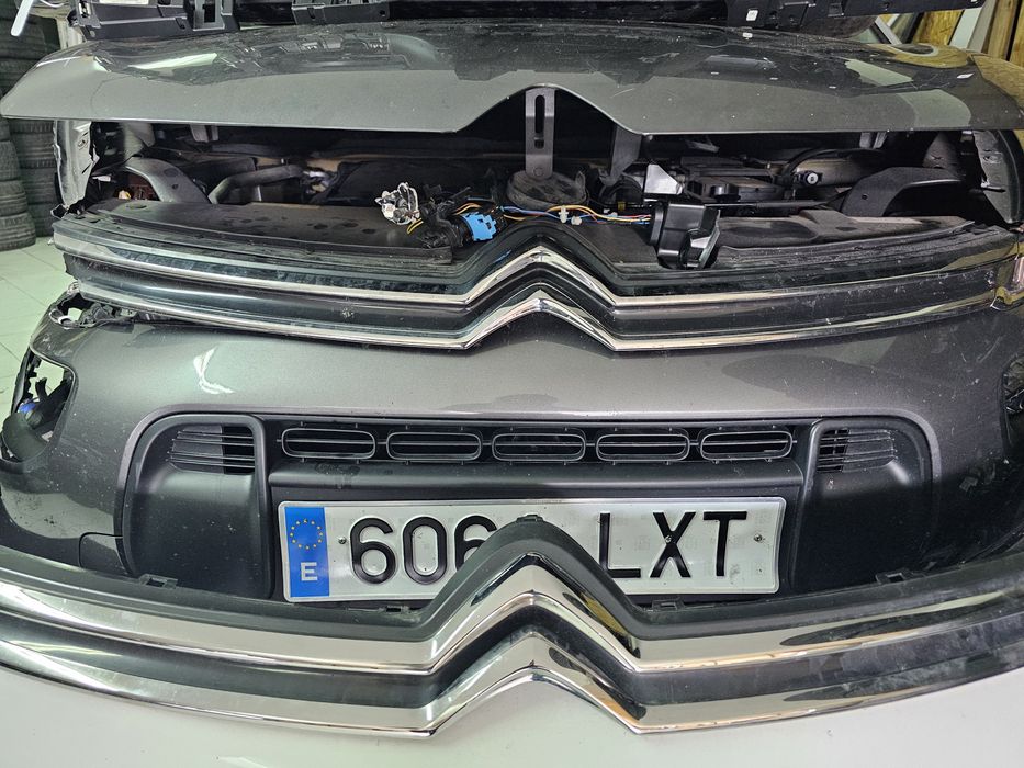Citroën C4 Spacetourer Grand Picasso Farol Nevoeiro Grelha Friso Simbo