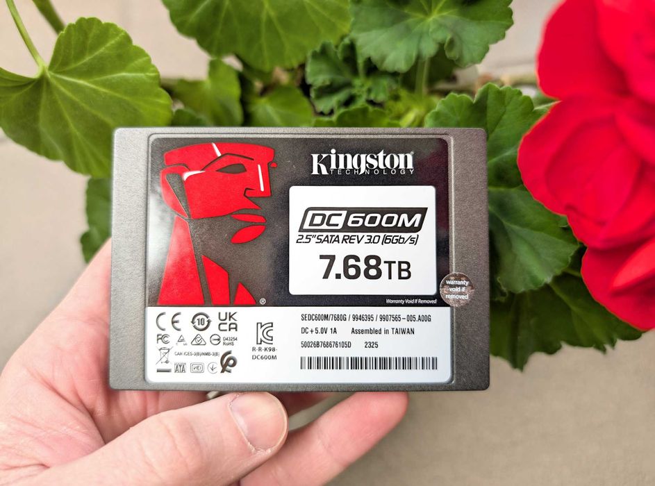 Kingston DC600M - 7.68TB (~8TB) - 2,5", SATA — Enterprise 3D TLC