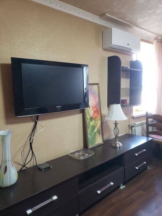 Продам 1 комнатная квартира Центр, район парка Стрелка.